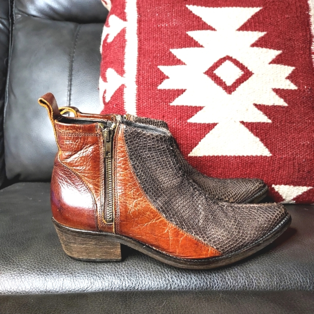 FREE PEOPLE Stylish Brown Leather Ankle Boots Size 38